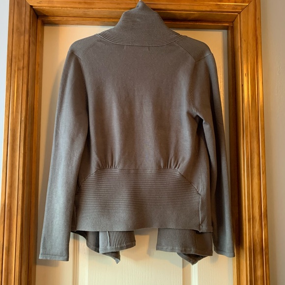 Cardigan - Picture 2 of 3